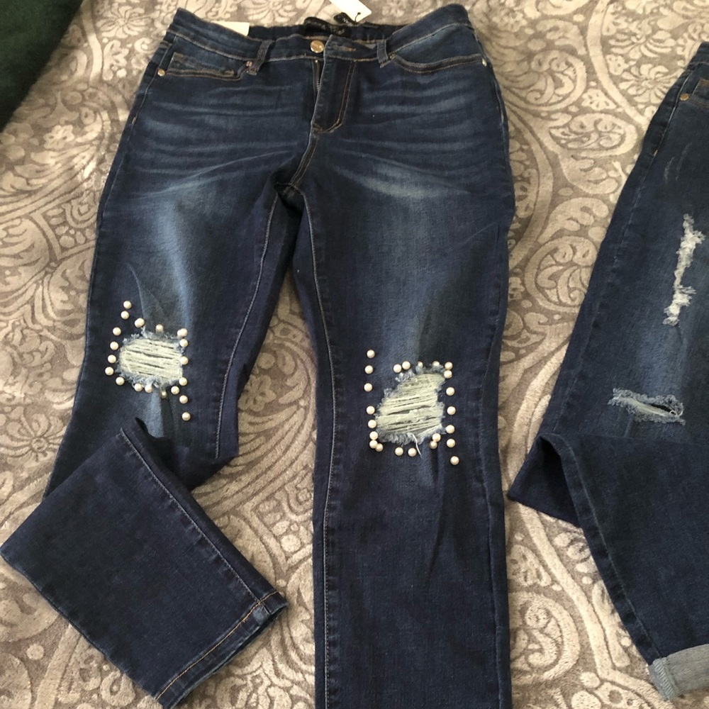 Skinny jeans with pearls
